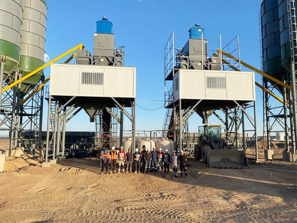 Double-line production concrete mixing plant