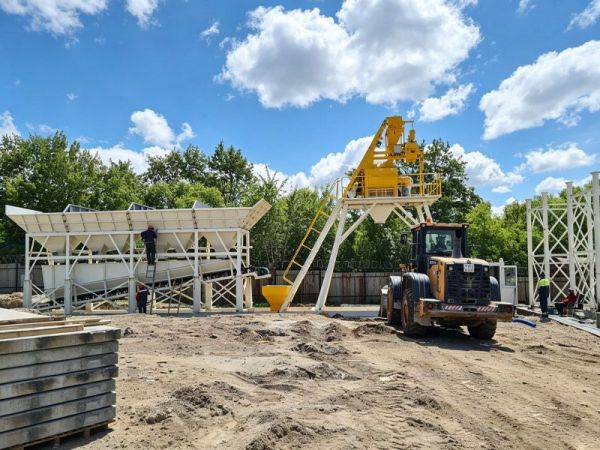 Free foundation concrete batching plant